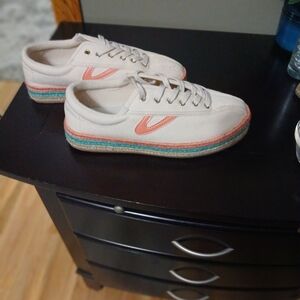 Tretorn Women's Athletic Shoes in Cream and Coral